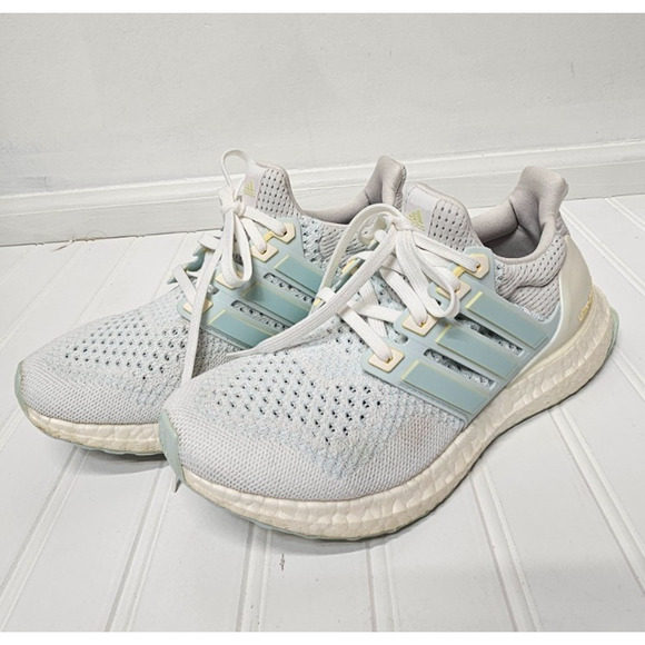 Adidas Women's Ultraboost 1.0 Shoes Linen Green size 7 - Picture 6 of 7